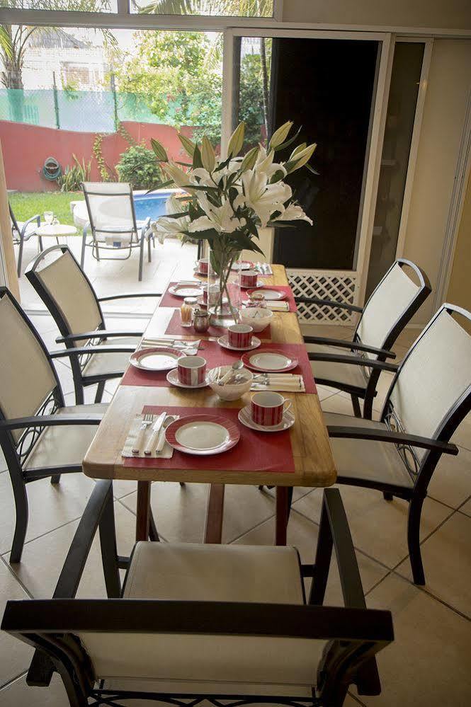 Casa Misifus Hotel Barra de Navidad Exterior photo