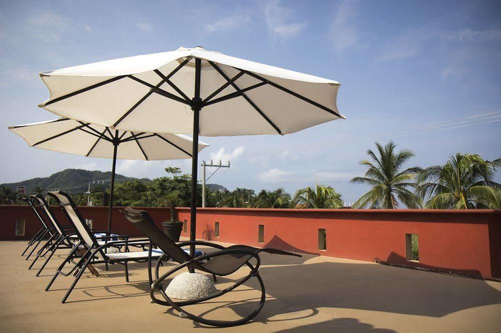 Casa Misifus Hotel Barra de Navidad Exterior photo